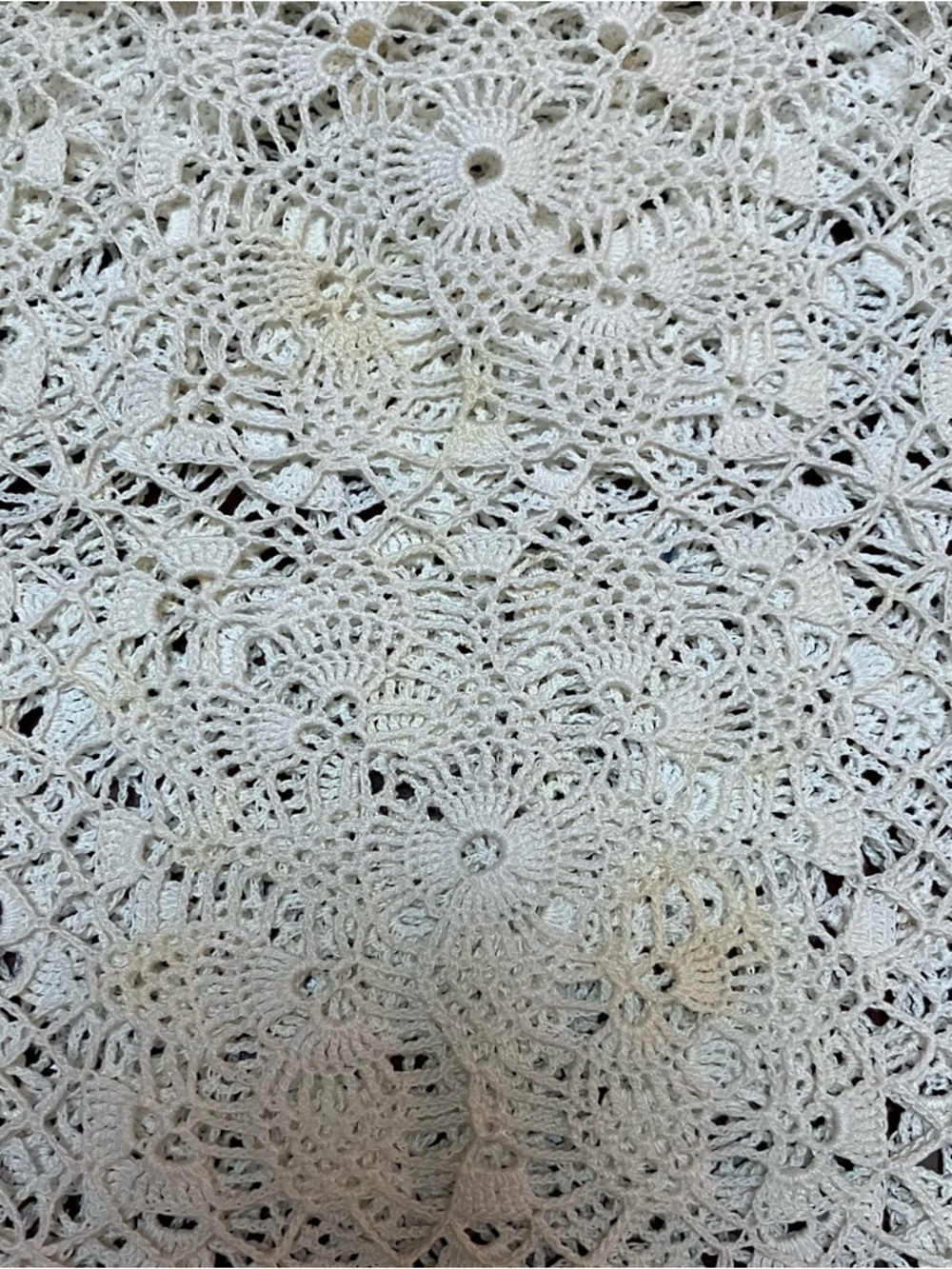 VTG White Crochet Lace Tablecloth Coverlet 48in X 92in Cottagecore Farmhouse - Picture 9 of 10